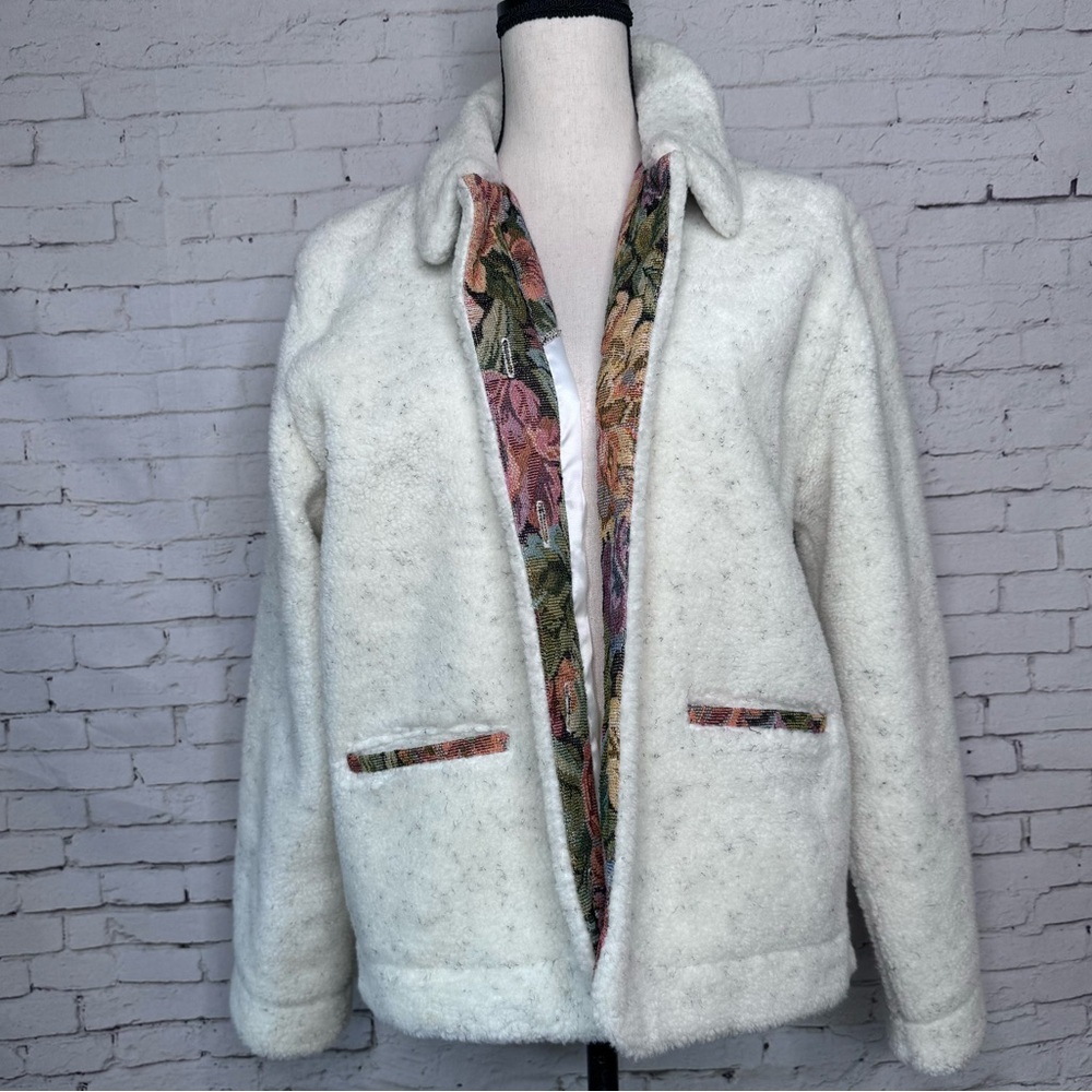 Vintage Orvis Sherpa Teddy Tapestry Button Sweater Jacket Medium Button Closure